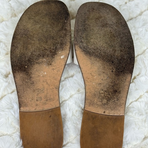 Gucci White and Gold Slide Sandals with Fringe Size 39 - Picture 10 of 13